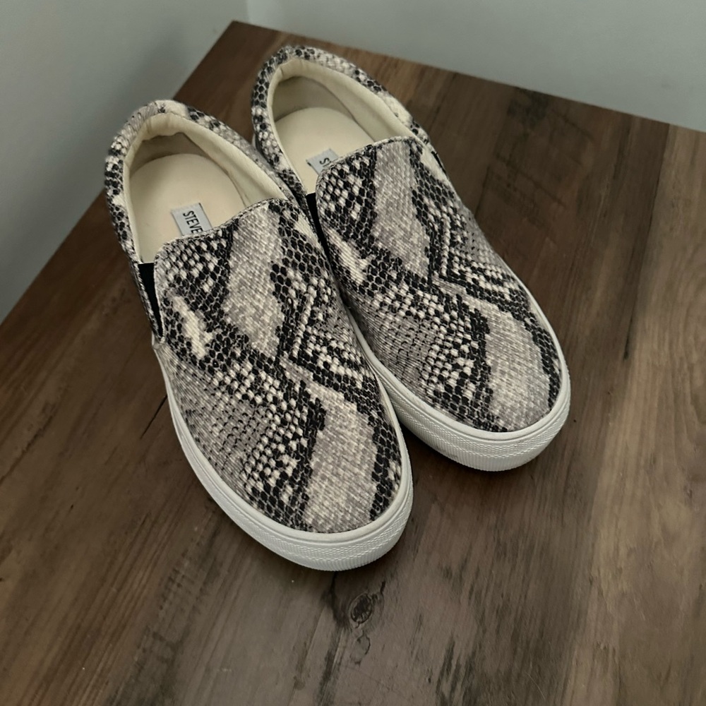 Gill print Steve Madden shoes